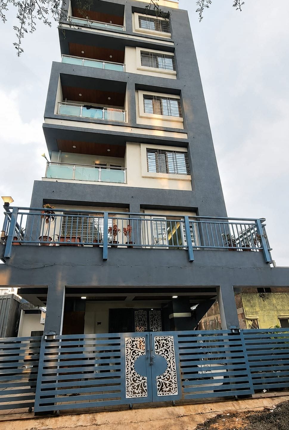 Zara Palace building, Wadala Circle, Nashik