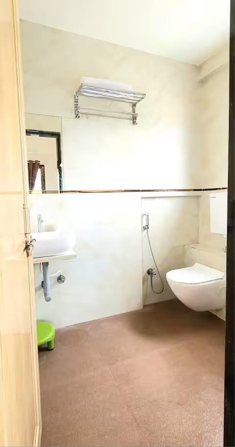 Bathroom 2 — Zara Palace Home Stay, 4th Floor Apartment