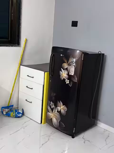 Kitchen — Zara Palace Home Stay, 4th Floor Apartment
